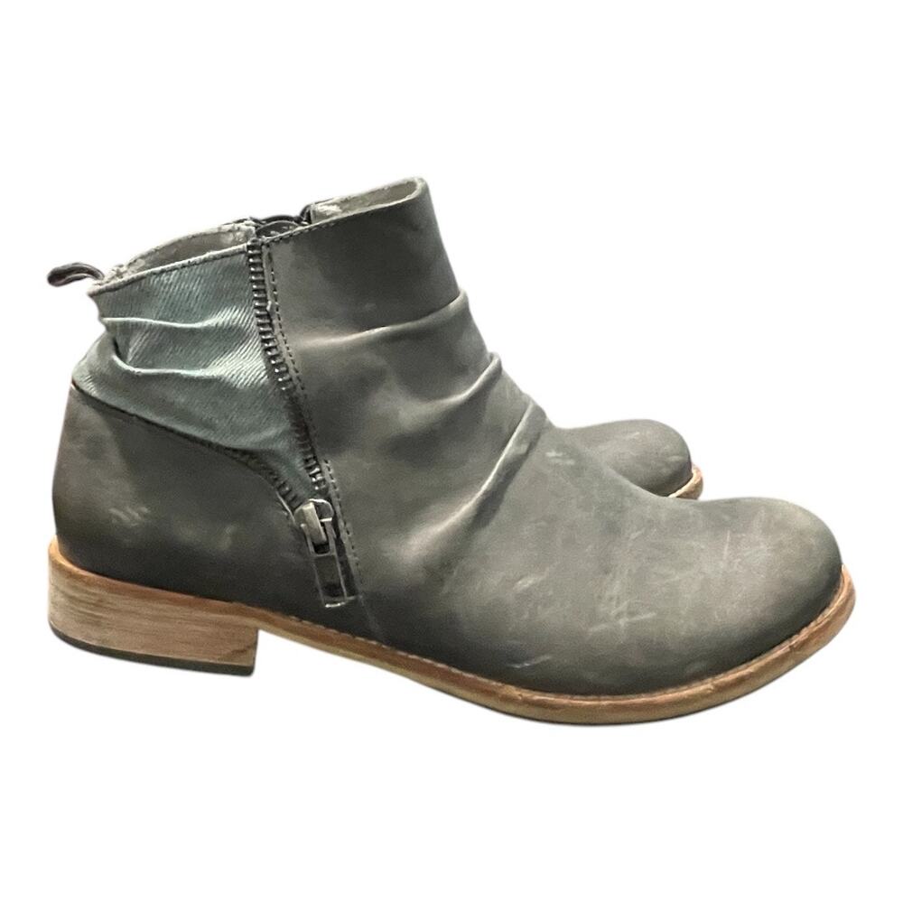CAT-Caterpillar Women's Gray Leather Ankle Booties Size 8 Denim Zipper Accents